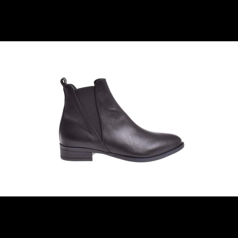 Eric Michael Chelsea boots